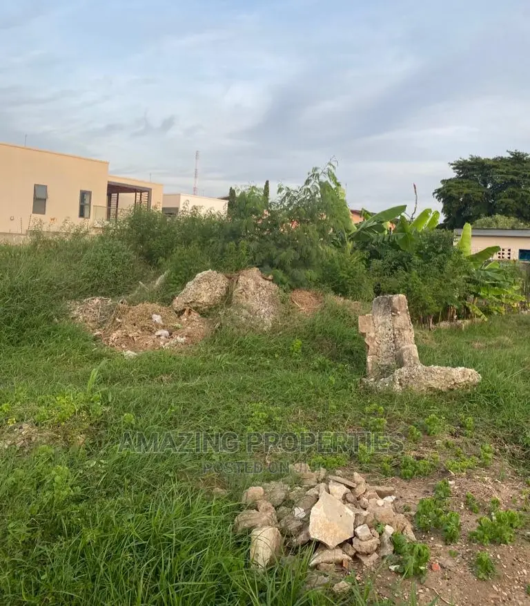1 and Half Plot at Dzorwulu in Dzorwulu