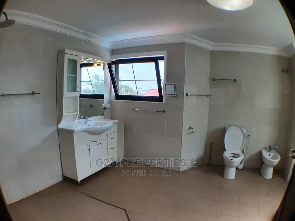5bdrm House in Lincoln School Area for rent in Lincoln School Area