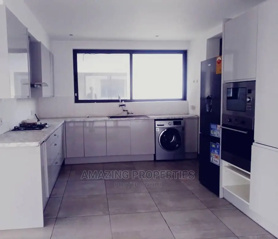 4bdrm Townhouse / Terrace in Abelemkpe for rent in Abelemkpe