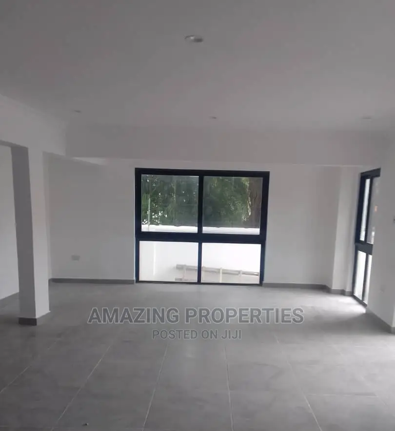 4bdrm Townhouse / Terrace in Cantonments for rent in Cantonments