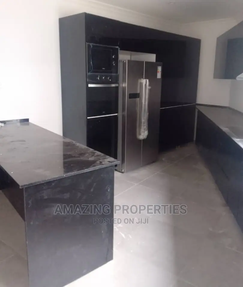 4bdrm Townhouse / Terrace in Cantonments for rent in Cantonments