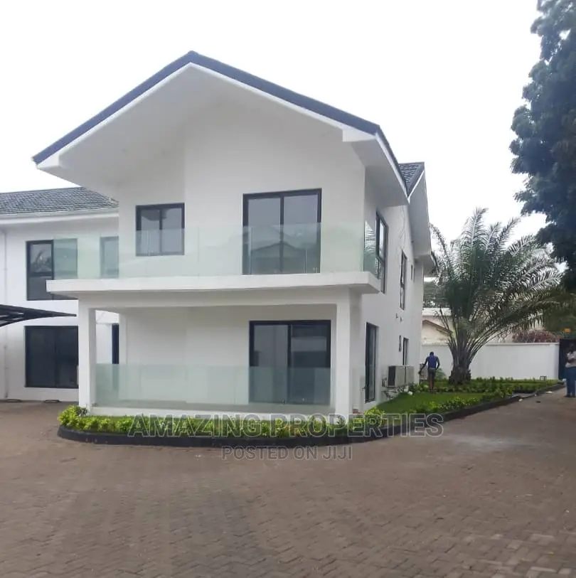 4bdrm Townhouse / Terrace in Cantonments for rent in Cantonments
