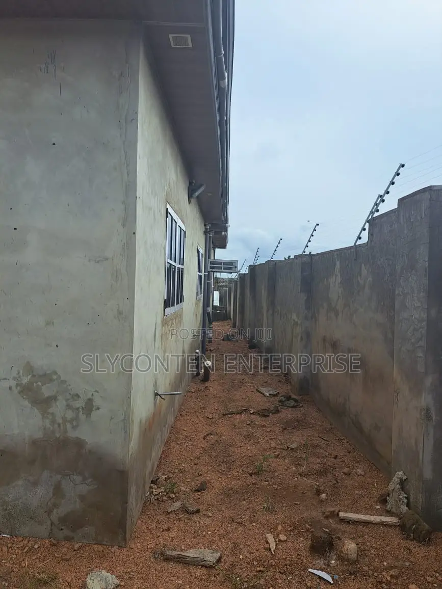 Furnished 6bdrm House in Amasaman for sale in Amasaman