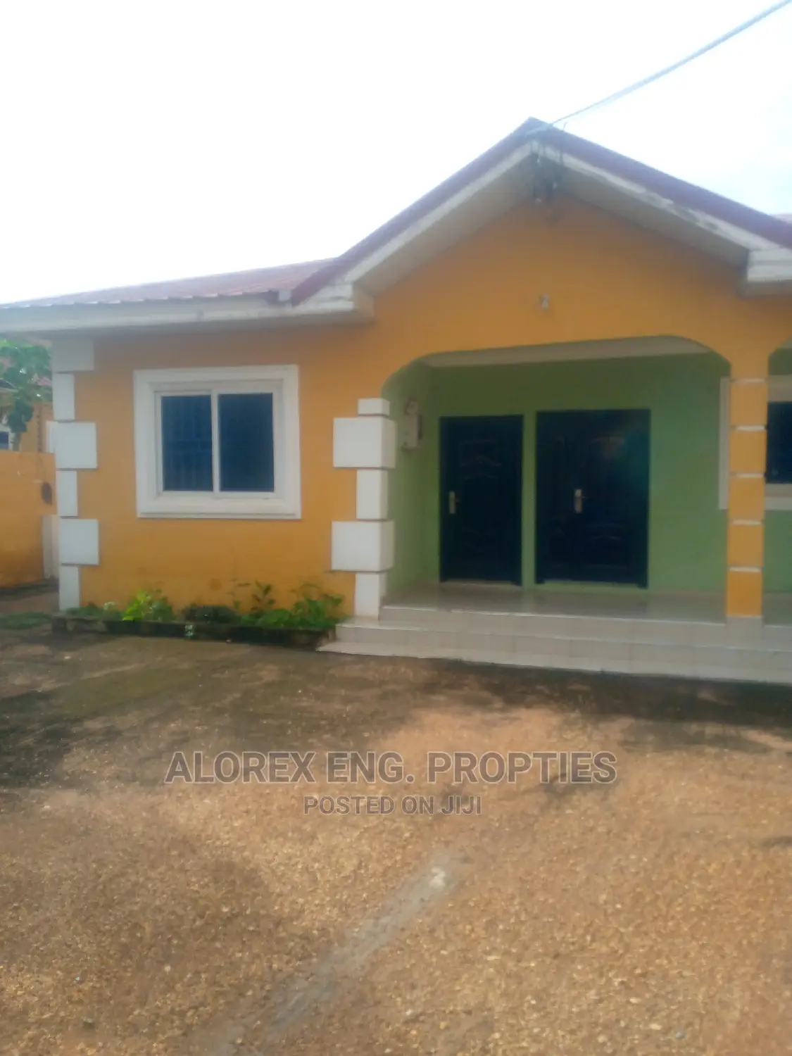 3bdrm House in Self Compound, Oyarifa for rent in Oyarifa