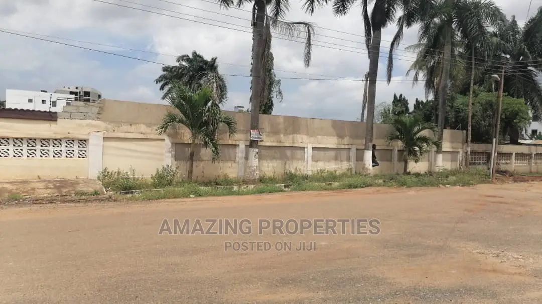 Half an Acre Land at Labone, 3minutes Drive From Coffee Shop in Labone