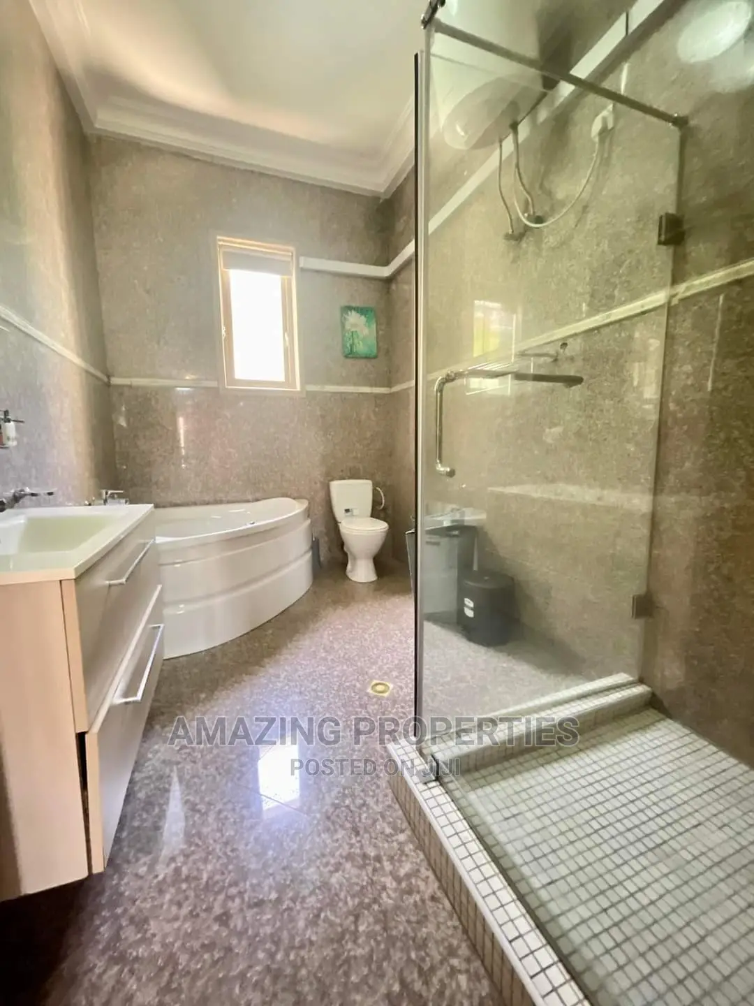 Furnished 4bdrm House in Fully Furnished 4 for rent in Labone