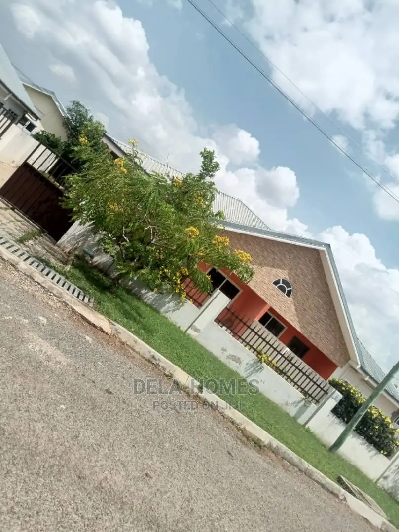 Three Bedroom Self Compound for Rent at Oyarifa. in Oyarifa