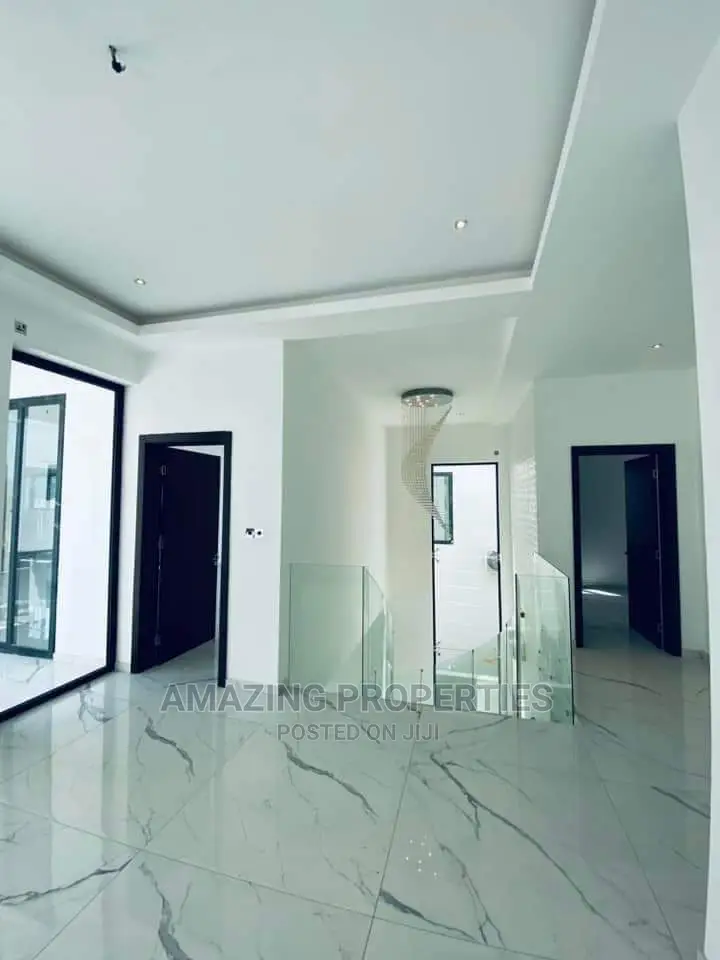 4bdrm House in 4Bedrooms House With for sale in East Legon