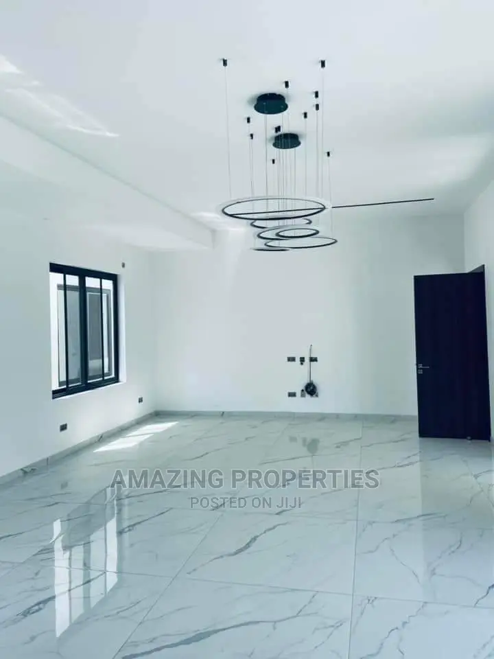 4bdrm House in 4Bedrooms House With for sale in East Legon