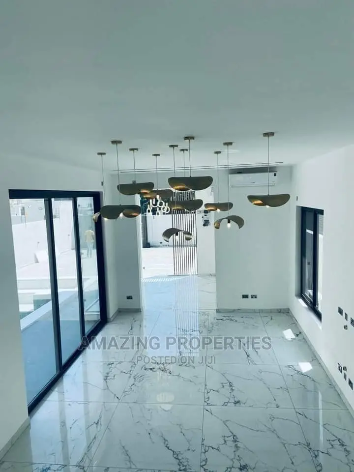 4bdrm House in 4Bedrooms House With for sale in East Legon