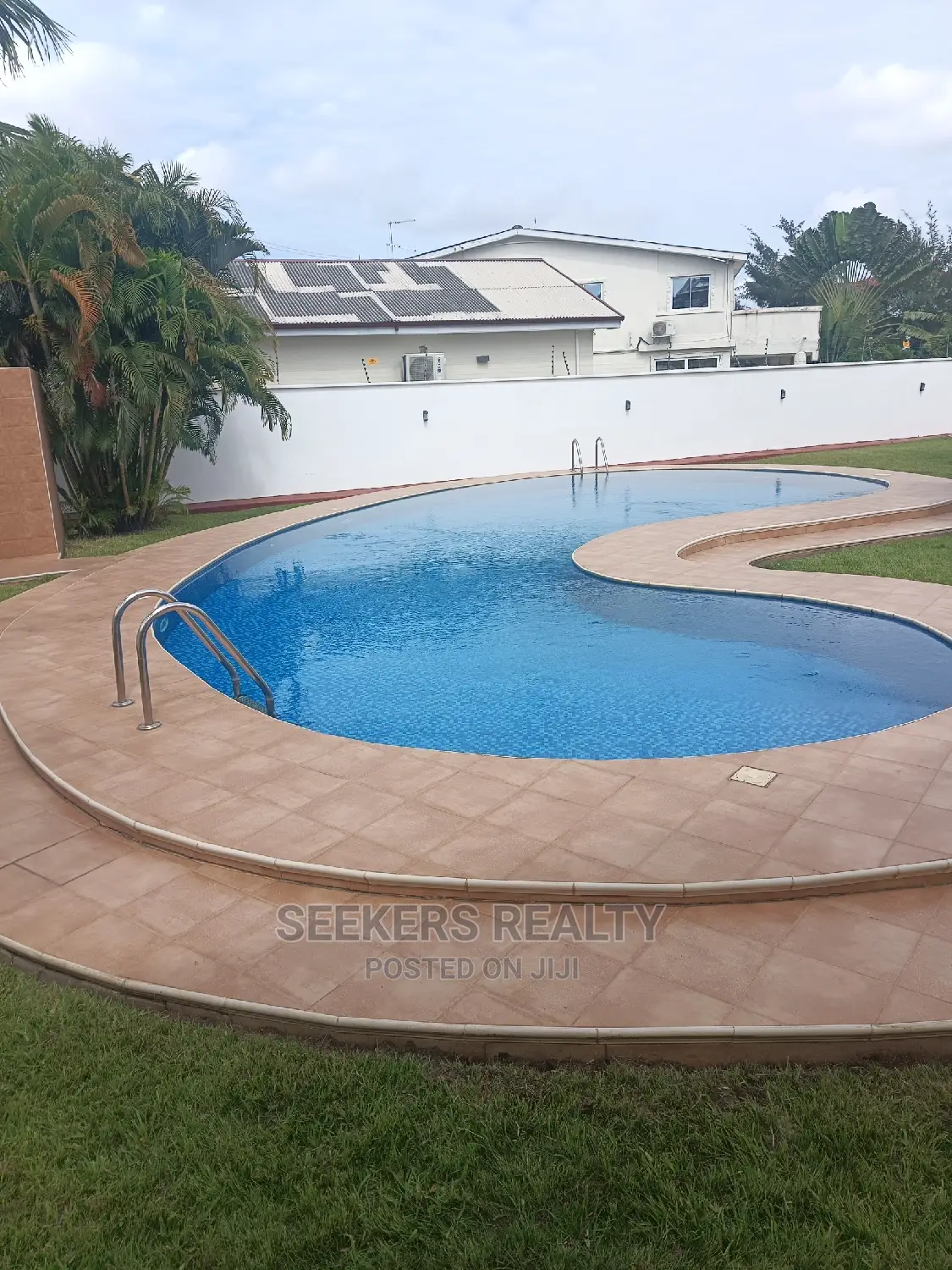 Furnished Studio Apartment in Seekers Realty, Labone for rent in Labone