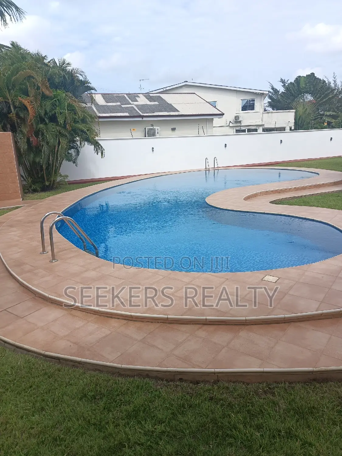 Furnished Studio Apartment in Seekers Realty, Labone for rent in Labone