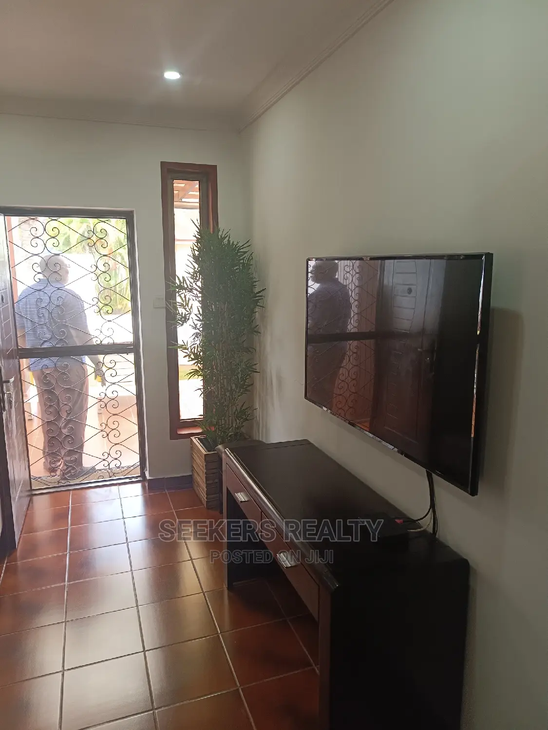 Furnished Studio Apartment in Seekers Realty, Labone for rent in Labone