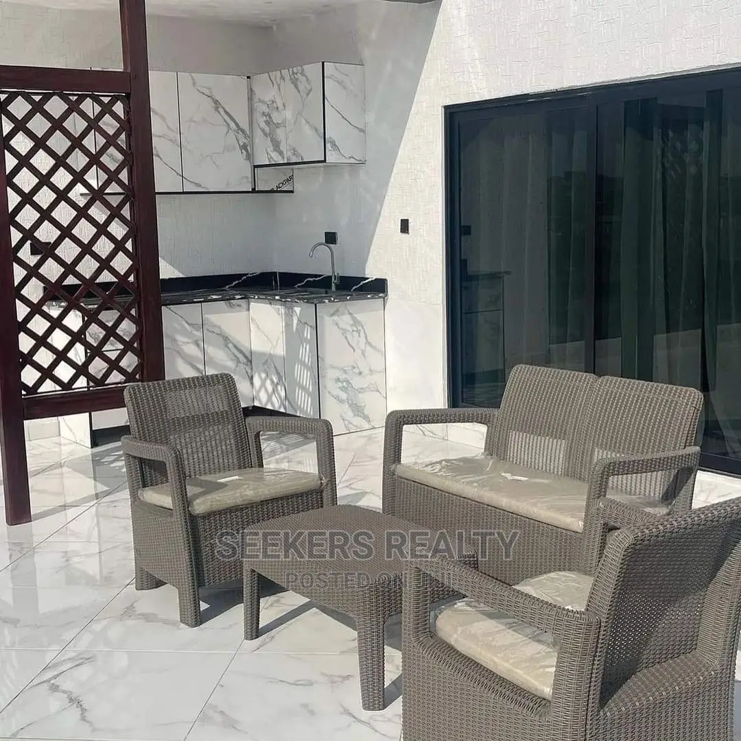 Furnished 10bdrm House in Seekers Realty, Accra Metropolitan for sale in Accra Metropolitan
