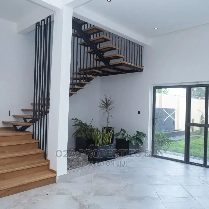 6bdrm House in Labone Junction for rent in Labone Junction