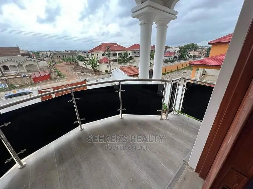4bdrm House in Seekers Realty, Accra Metropolitan for sale in Accra Metropolitan