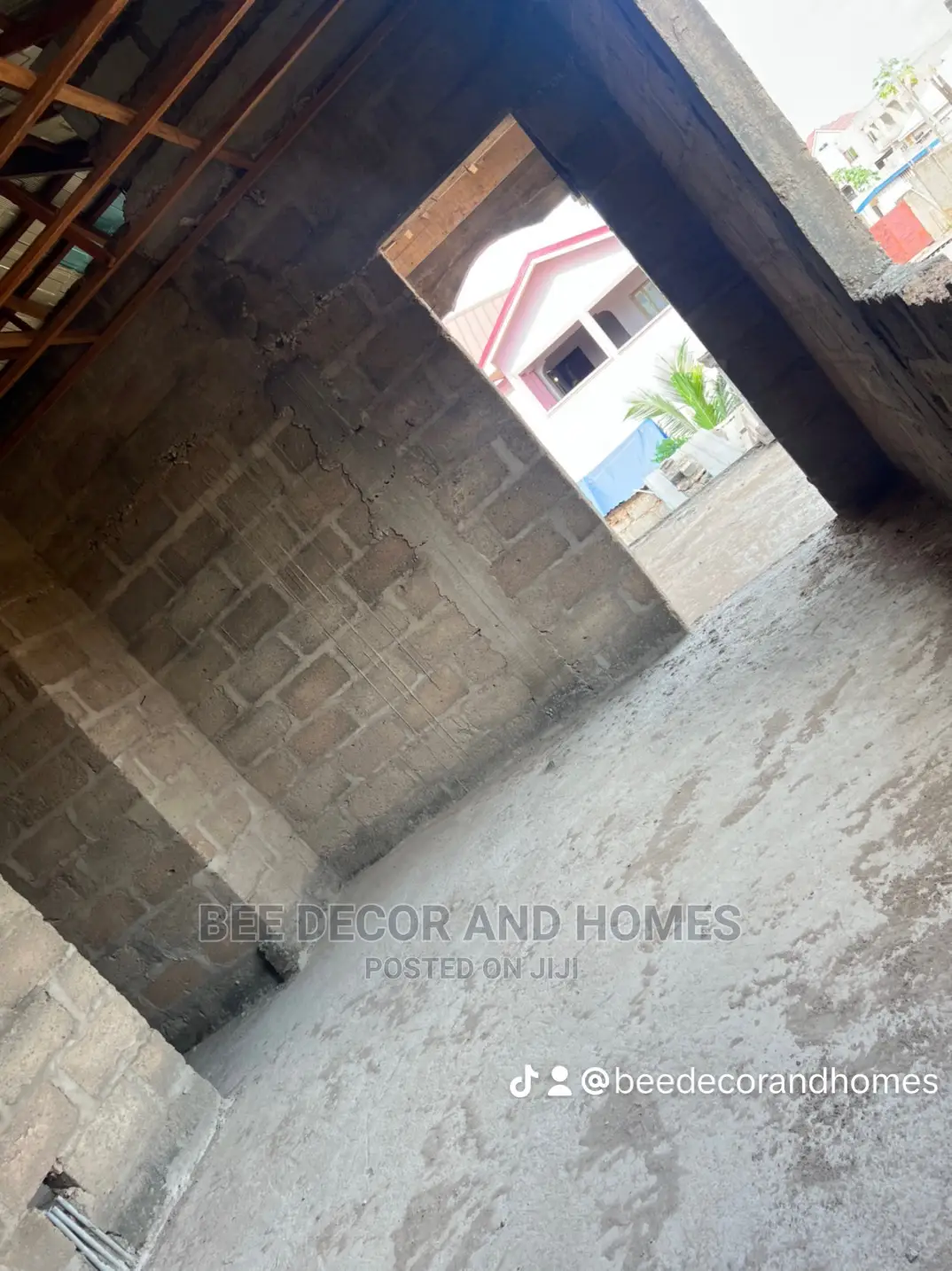 10bdrm Mansion in Bee Decor And Homes, Adenta for sale in Adenta