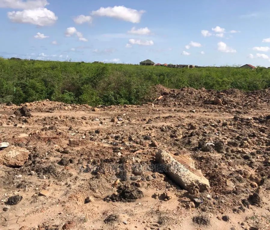 500 Acres of Land for Sale at Sege in Sege