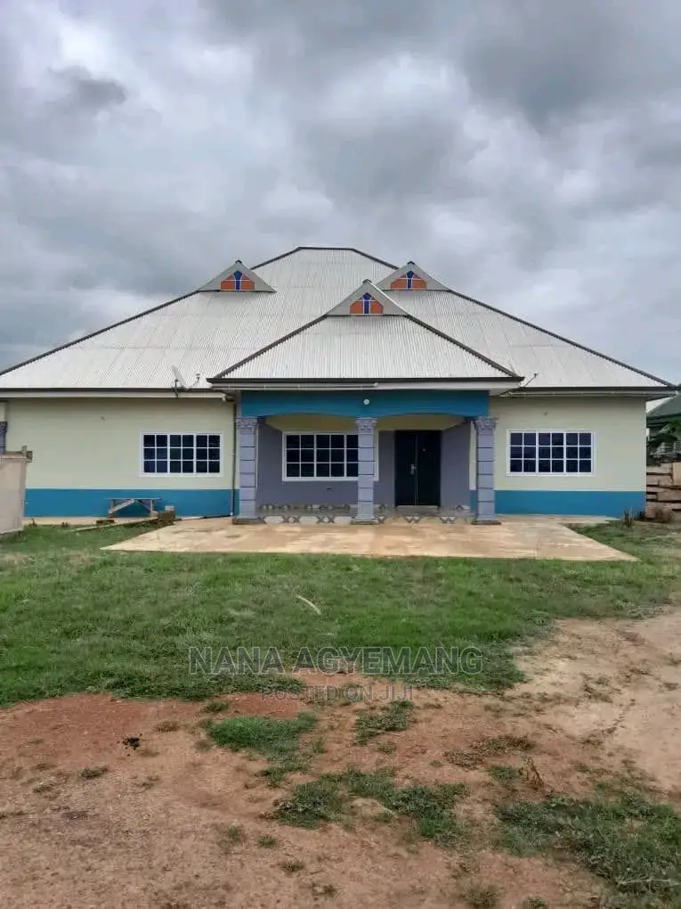 Furnished 6bdrm Block of Flats in Asuakwa Liberation, Sunyani Municipal in Sunyani Municipal