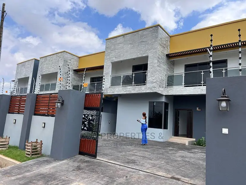 4bdrm House in Oyarifa Mall Area for sale in Oyarifa Mall Area