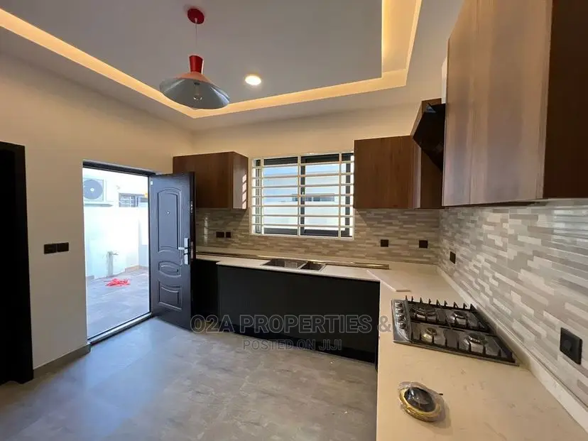 4bdrm House in Baatsona Total for sale in Baatsona Total