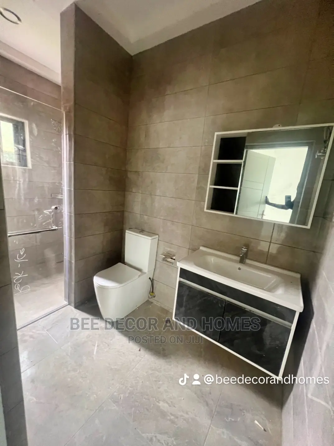 3bdrm Townhouse/Terrace in Bee Decor And Homes, North Legon for sale in North Legon