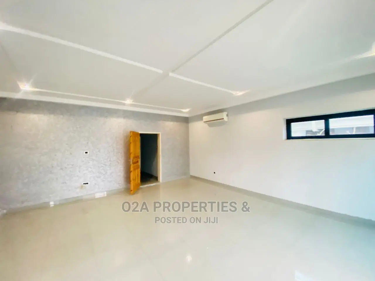 7bdrm Mansion in American House for sale in American House