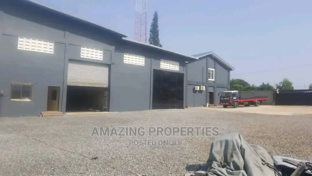 400 SQM Warehouse for Rent at Spintex in Spintex