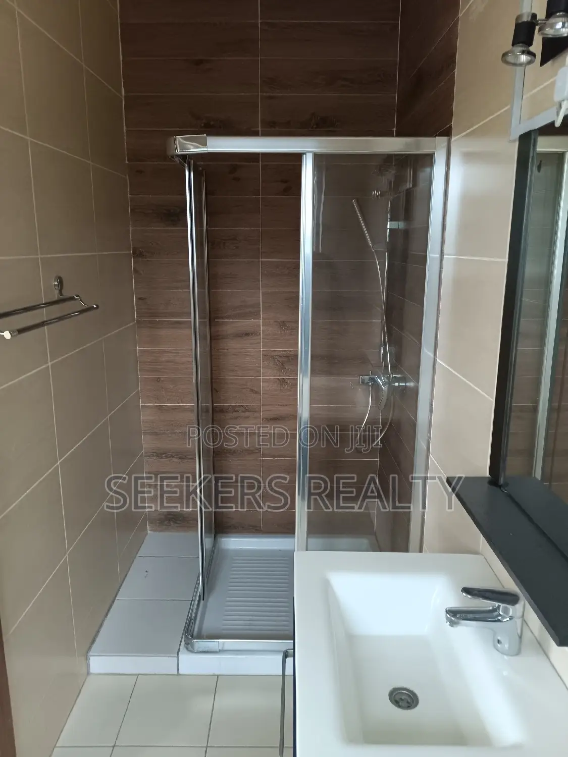 3bdrm Townhouse / Terrace in Seekers Realty, Cantonments for rent in Cantonments
