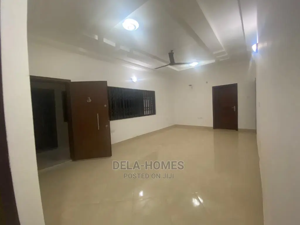 2bdrm Apartment in Atomic, Madina for rent in Madina