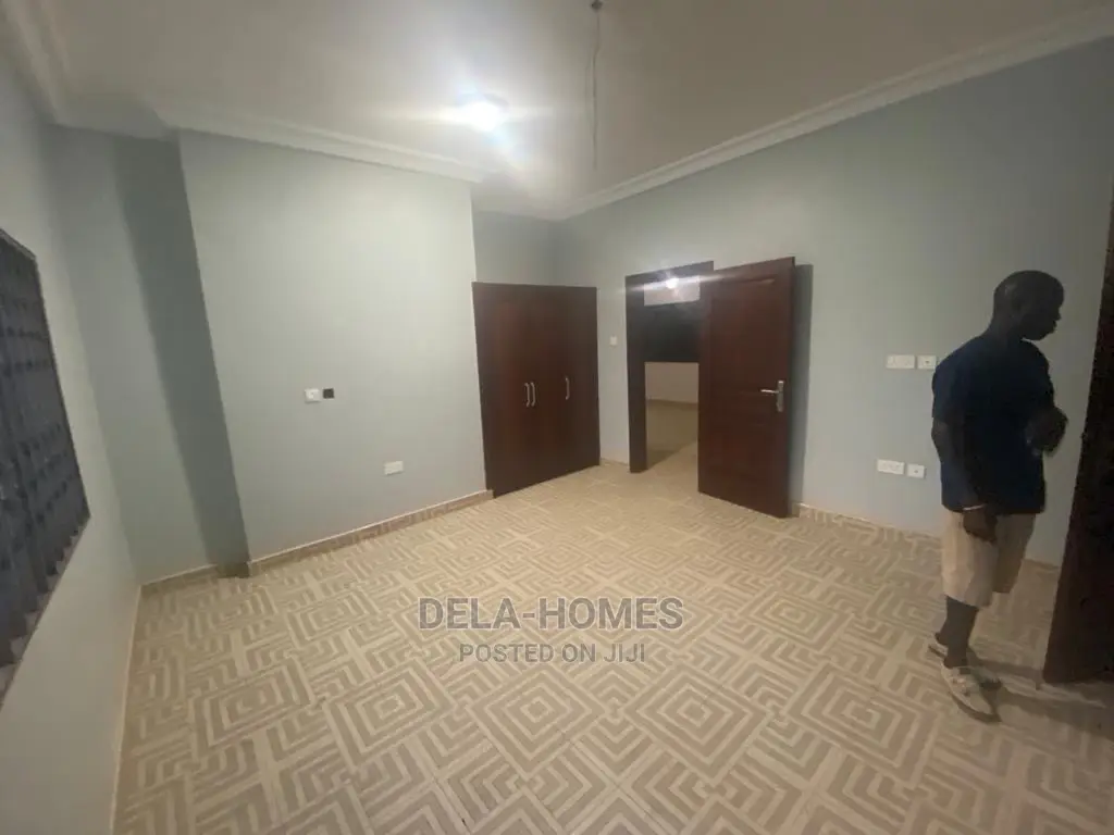 2bdrm Apartment in Atomic, Madina for rent in Madina