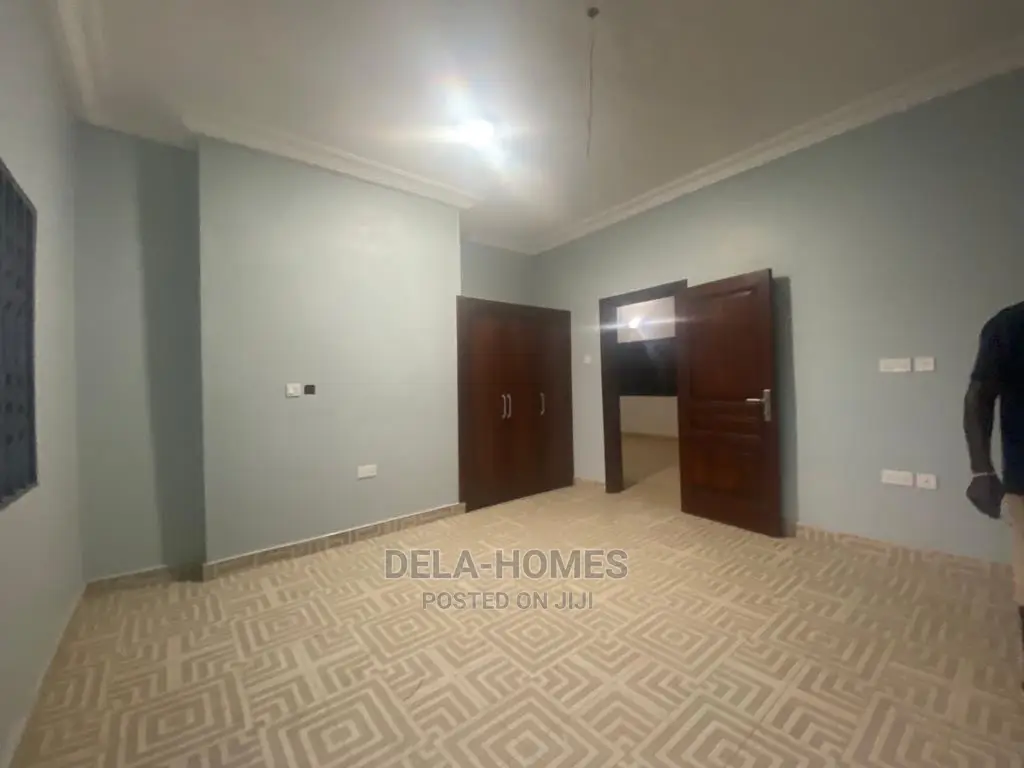 2bdrm Apartment in Atomic, Madina for rent in Madina