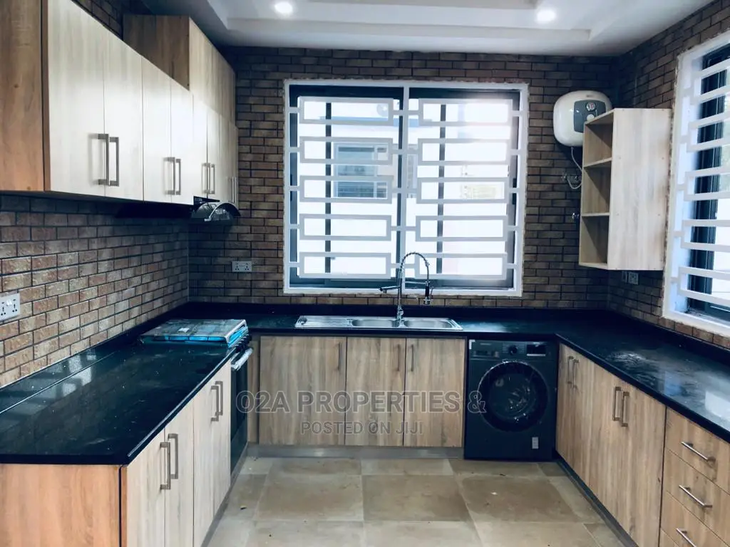 4bdrm House in American House for sale in American House