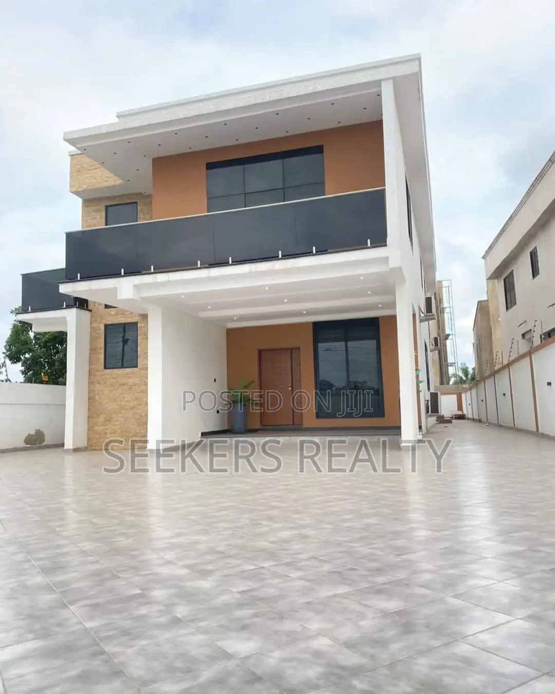 Furnished 4bdrm House in Seekers Realty, East Legon for rent in East Legon