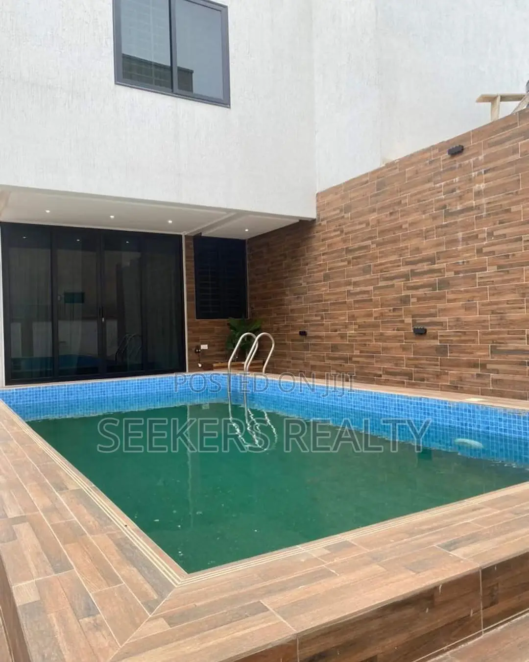 Furnished 4bdrm House in Seekers Realty, East Legon for rent in East Legon