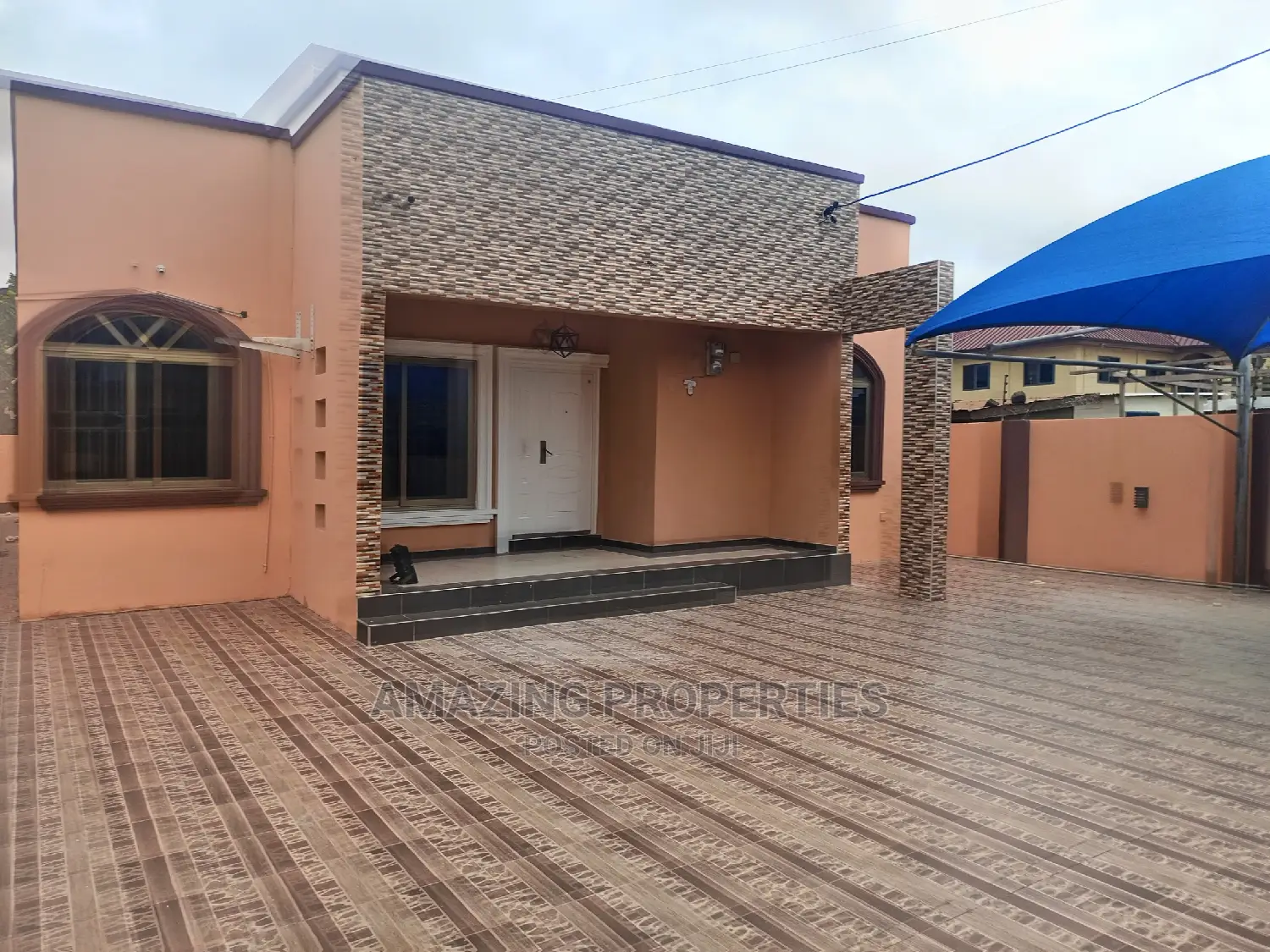 3bdrm House in For Rent 3 Bedrooms for rent in Spintex