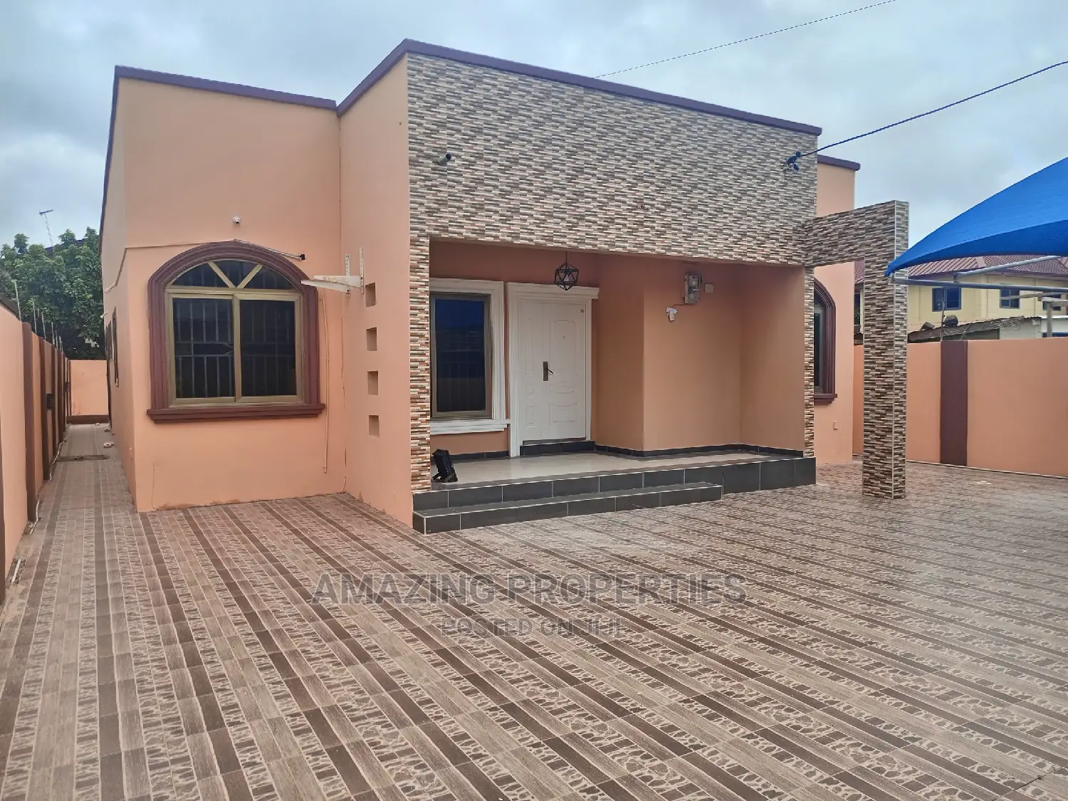 3bdrm House in For Rent 3 Bedrooms for rent in Spintex