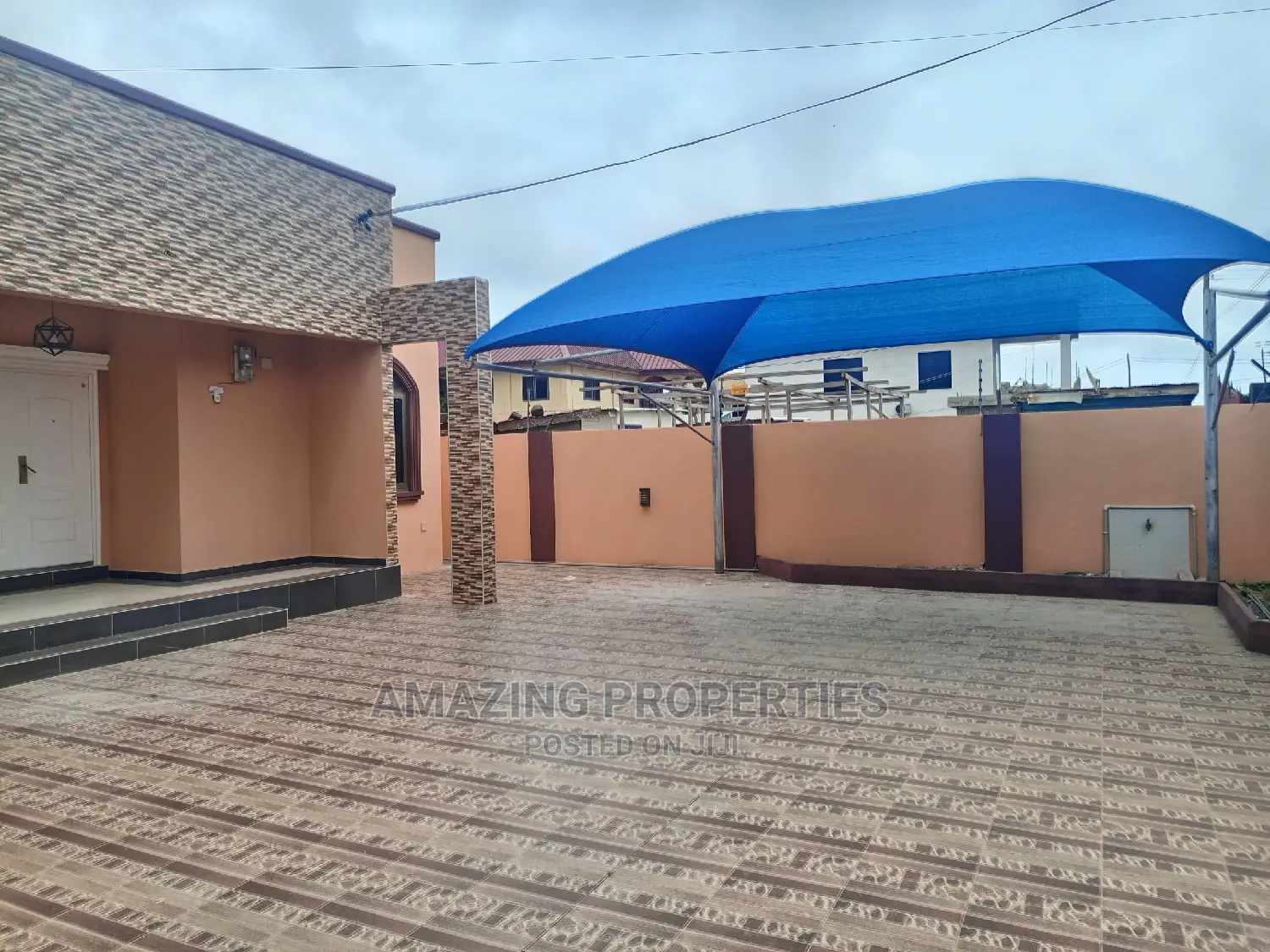 3bdrm House in For Rent 3 Bedrooms for rent in Spintex