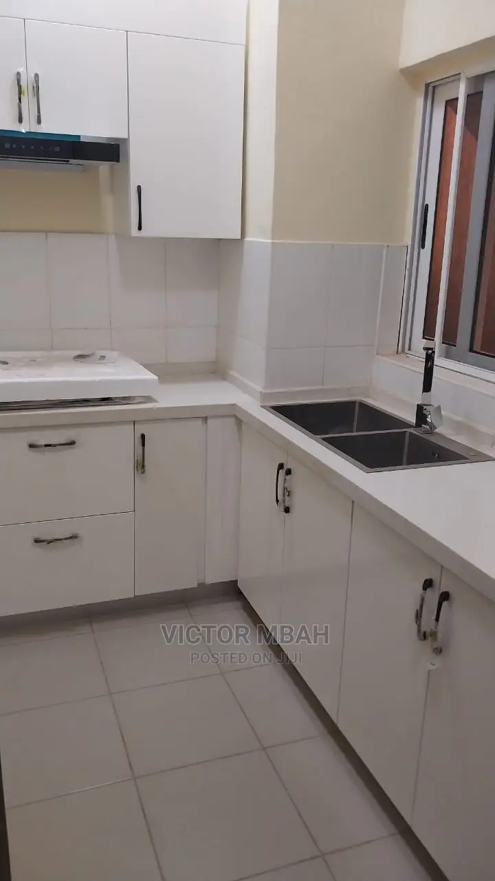 4bdrm Duplex in Community 25, Tema Metropolitan for sale in Tema Metropolitan