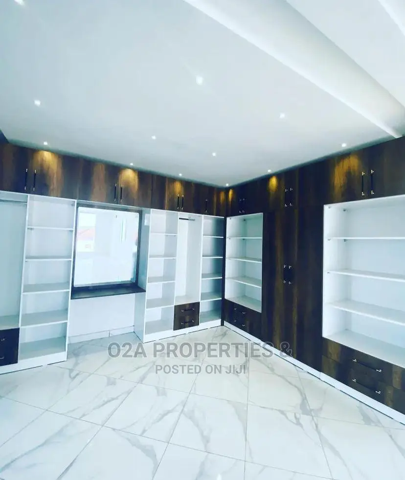 4bdrm House in A&C Mall Area for sale in A&C Mall Area