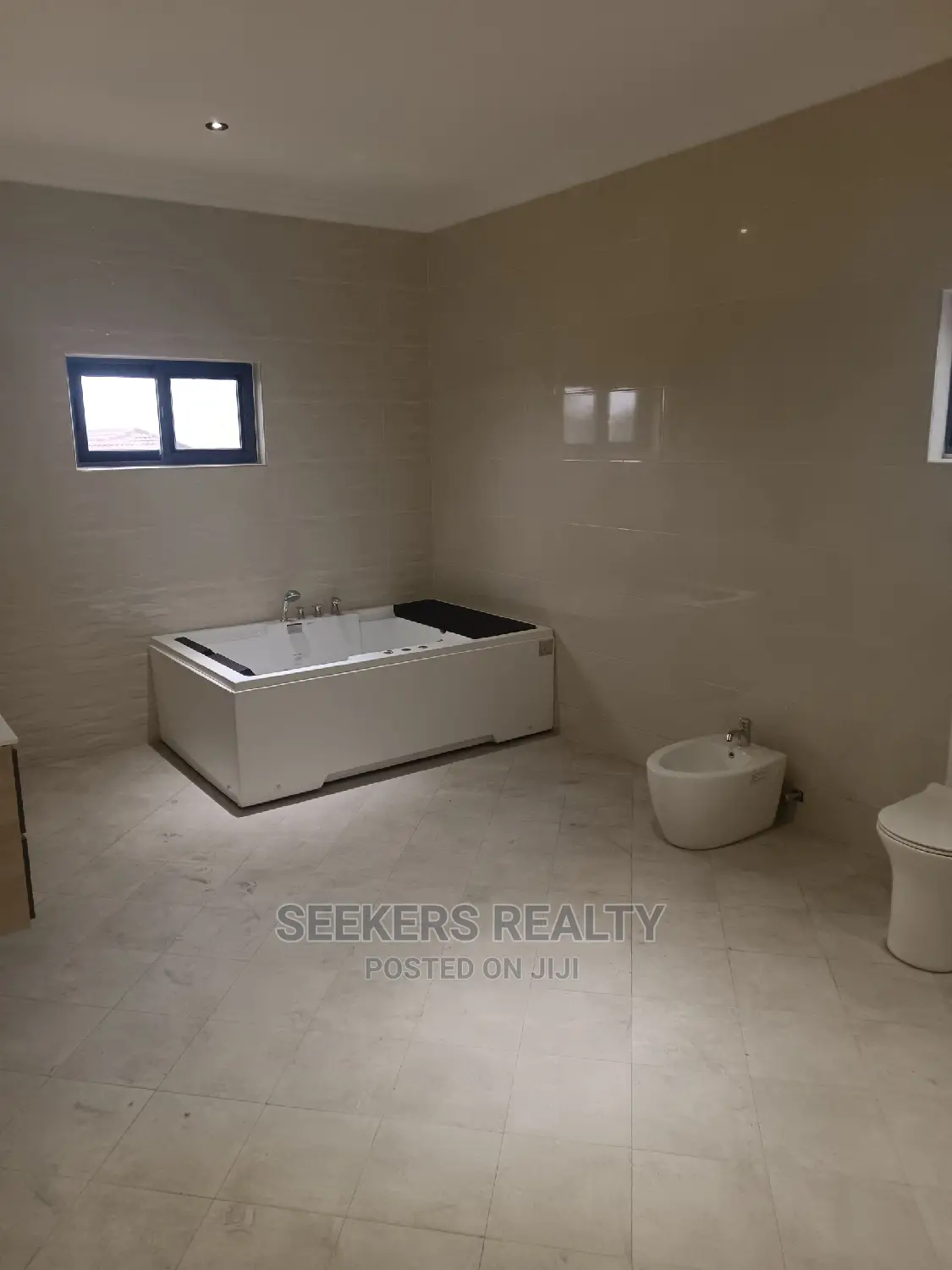 5bdrm House in Seekers Realty, East Legon for rent in East Legon