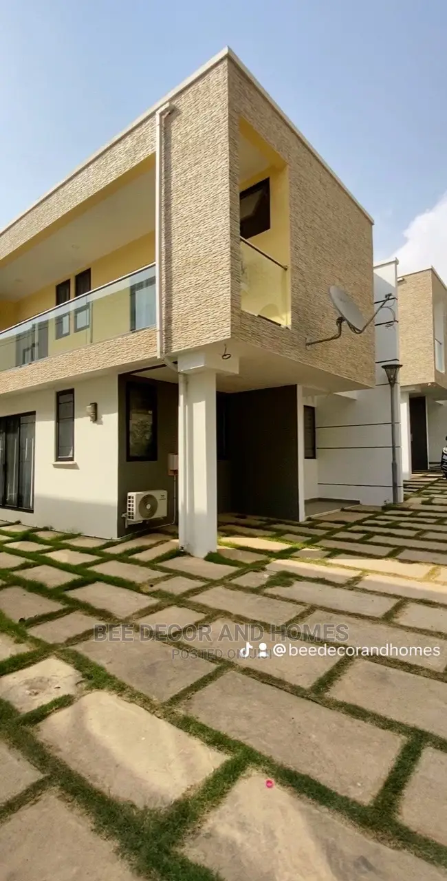 3bdrm Townhouse/Terrace in Bee Decor And Homes, West Legon for sale in West Legon