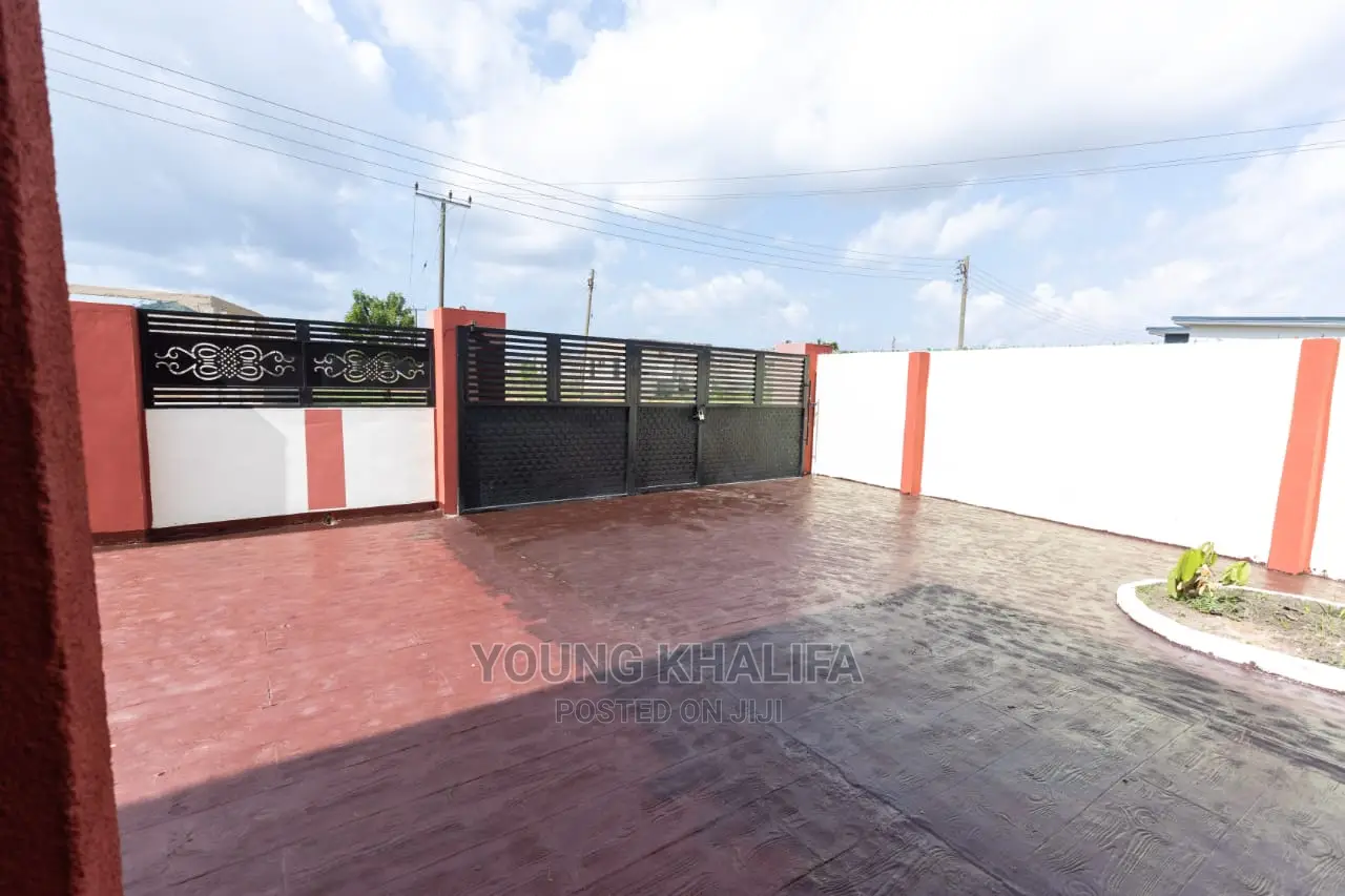 2bdrm House in Blue Rose City, Kasoa for sale in Kasoa
