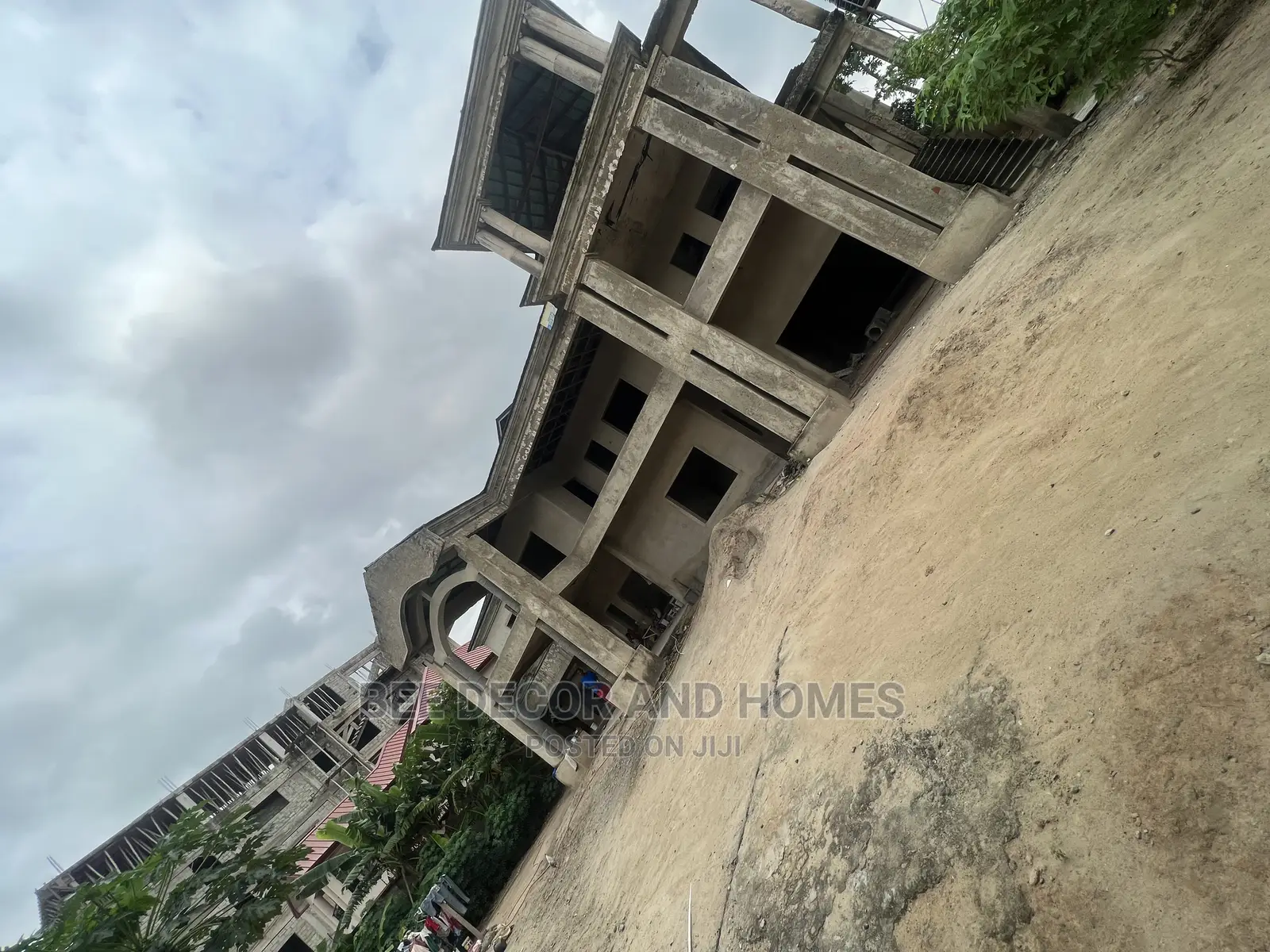 8bdrm Mansion in Bee Decor And Homes, West Legon for sale in West Legon