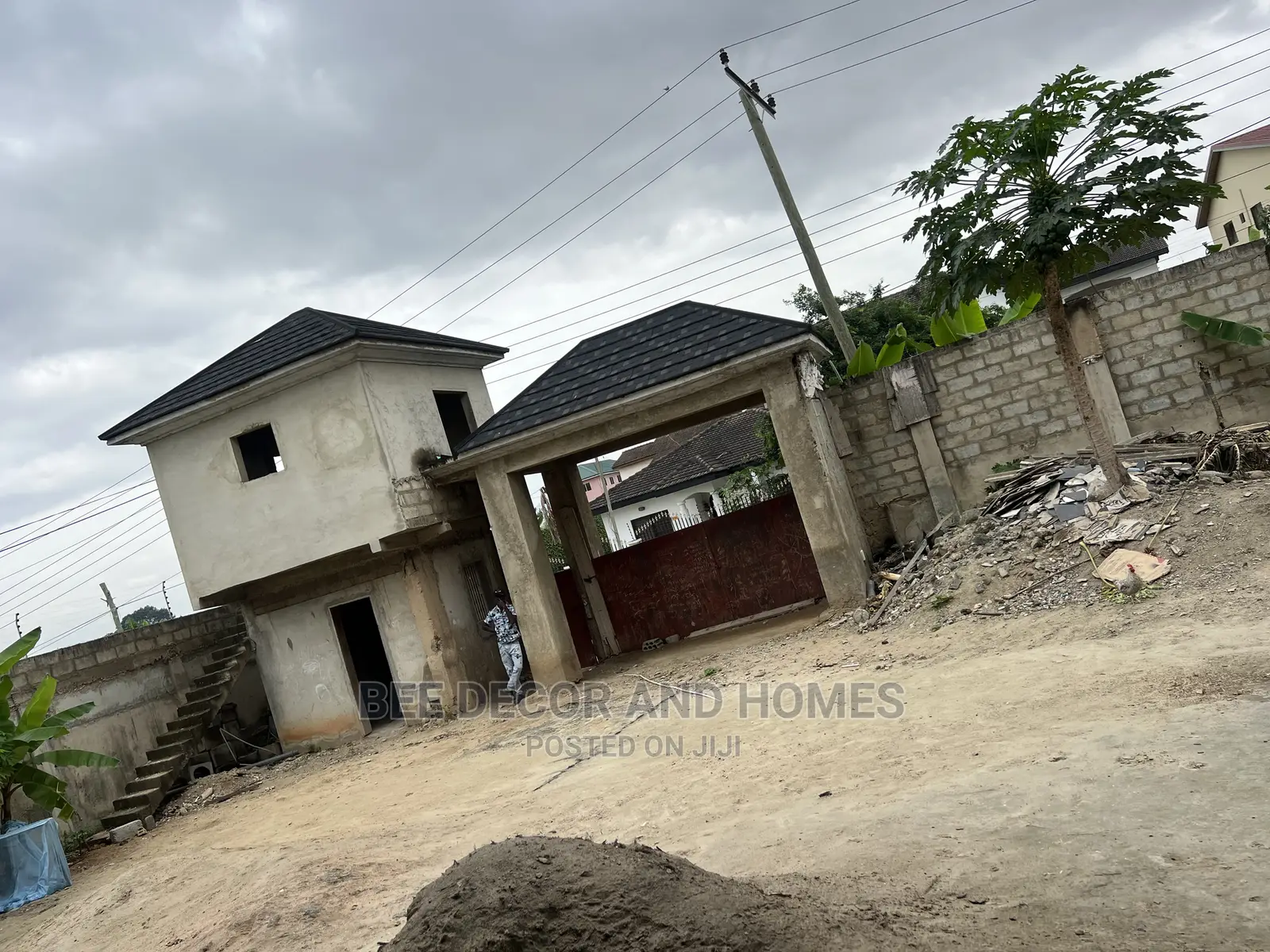8bdrm Mansion in Bee Decor And Homes, West Legon for sale in West Legon