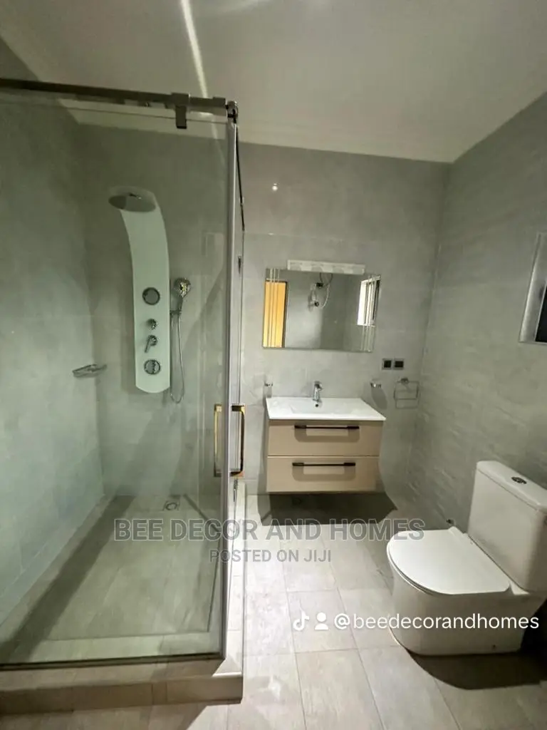 5bdrm Mansion in Bee Decor And Homes, East Legon for rent in East Legon