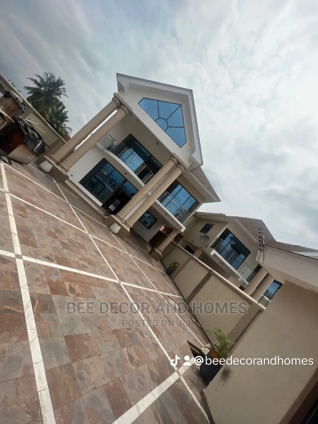 4bdrm Mansion in Bee Decor And Homes, West Legon for sale in West Legon