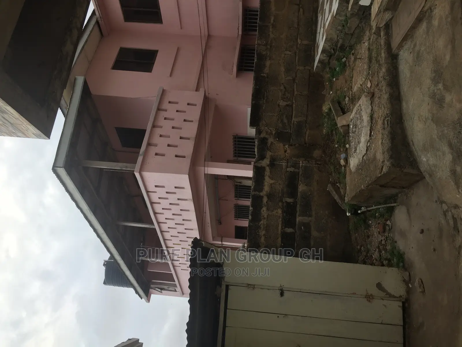 10bdrm Mansion in Kokomlemle for sale in Kokomlemle