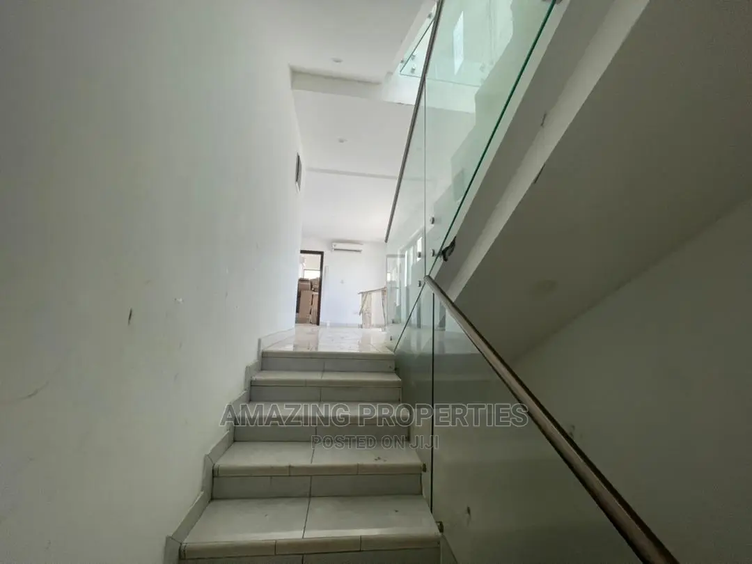 5bdrm House in Airport Residential Area for sale in Airport Residential Area