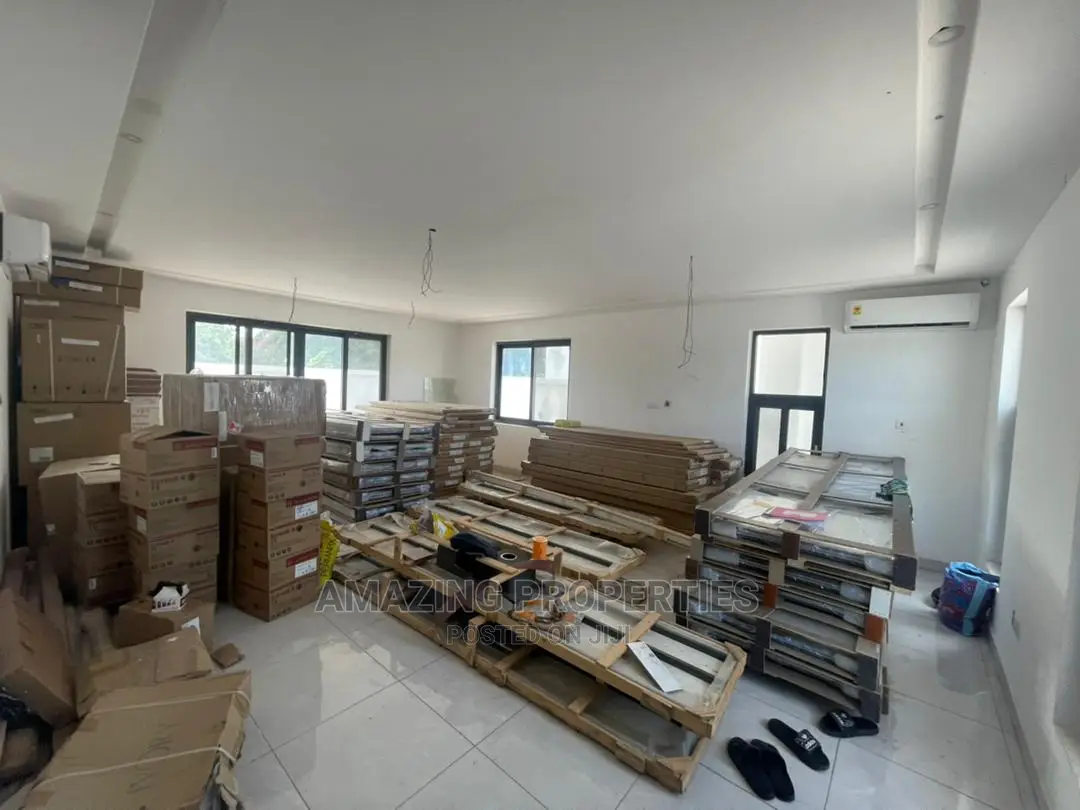 5bdrm House in Airport Residential Area for sale in Airport Residential Area